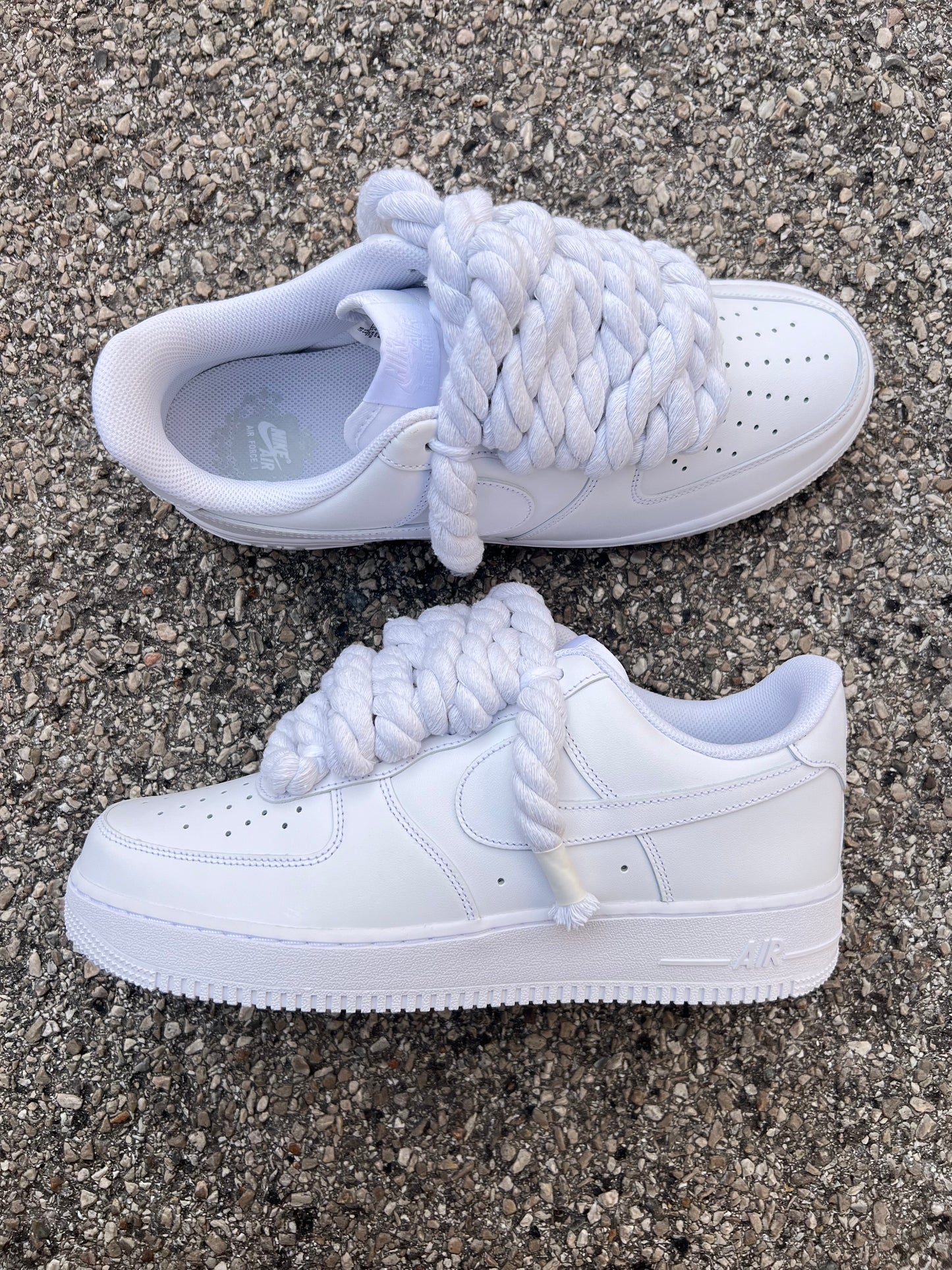 NIKE AIR FORCE 1 - ALL WHITE