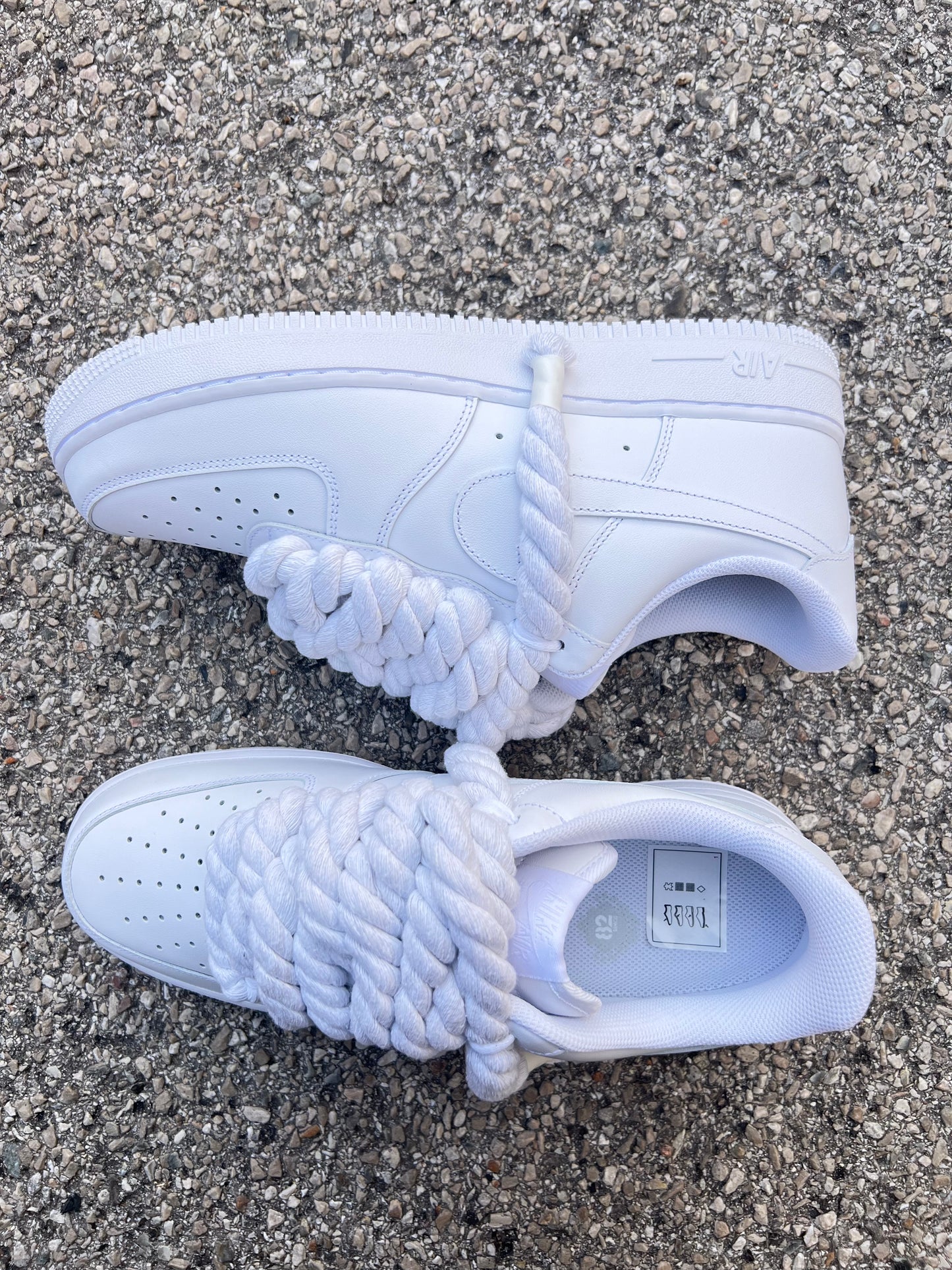 NIKE AIR FORCE 1 - ALL WHITE