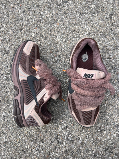 NIKE VOMERO 5 - PLUM ÉCLIPSE