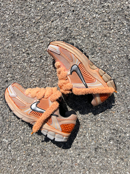 NIKE VOMERO 5 - PEACH
