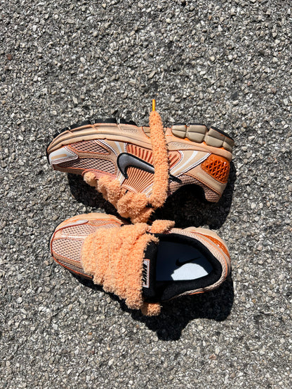 NIKE VOMERO 5 - PEACH