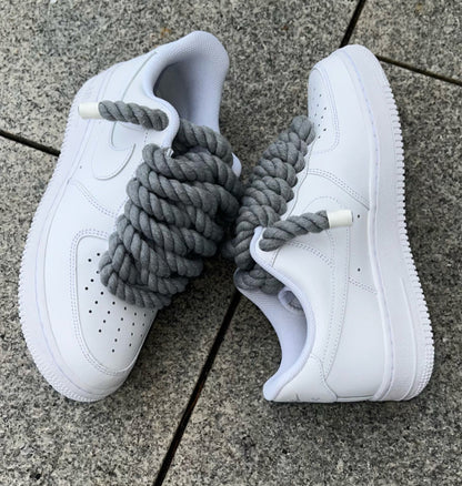 NIKE AIR FORCE 1 - ALL WHITE